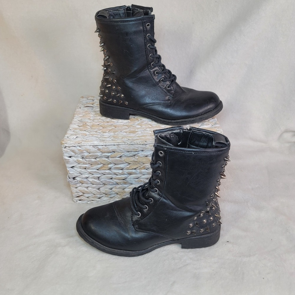 WET SEAL Beyonce Spiked Studded Ankle Boots Moto Bikercore Punk‎ Goth 7 Grunge